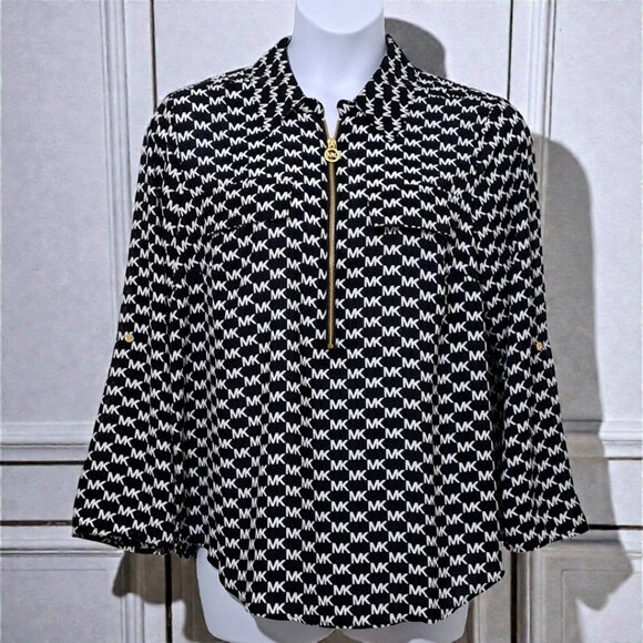 Michael Kors Size 3X, ¾ Sleeve Black & White Logo Top NWT - Picture 1 of 14